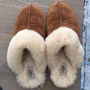 Ugg slippers chestnut